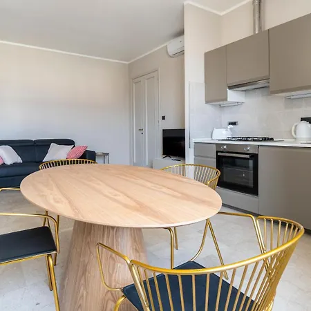 Amendola 17 Apartment