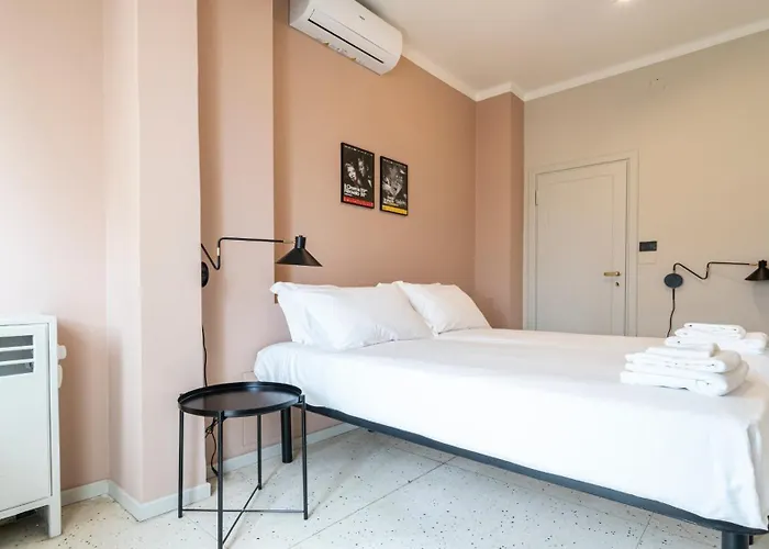 Amendola 17 Apartment